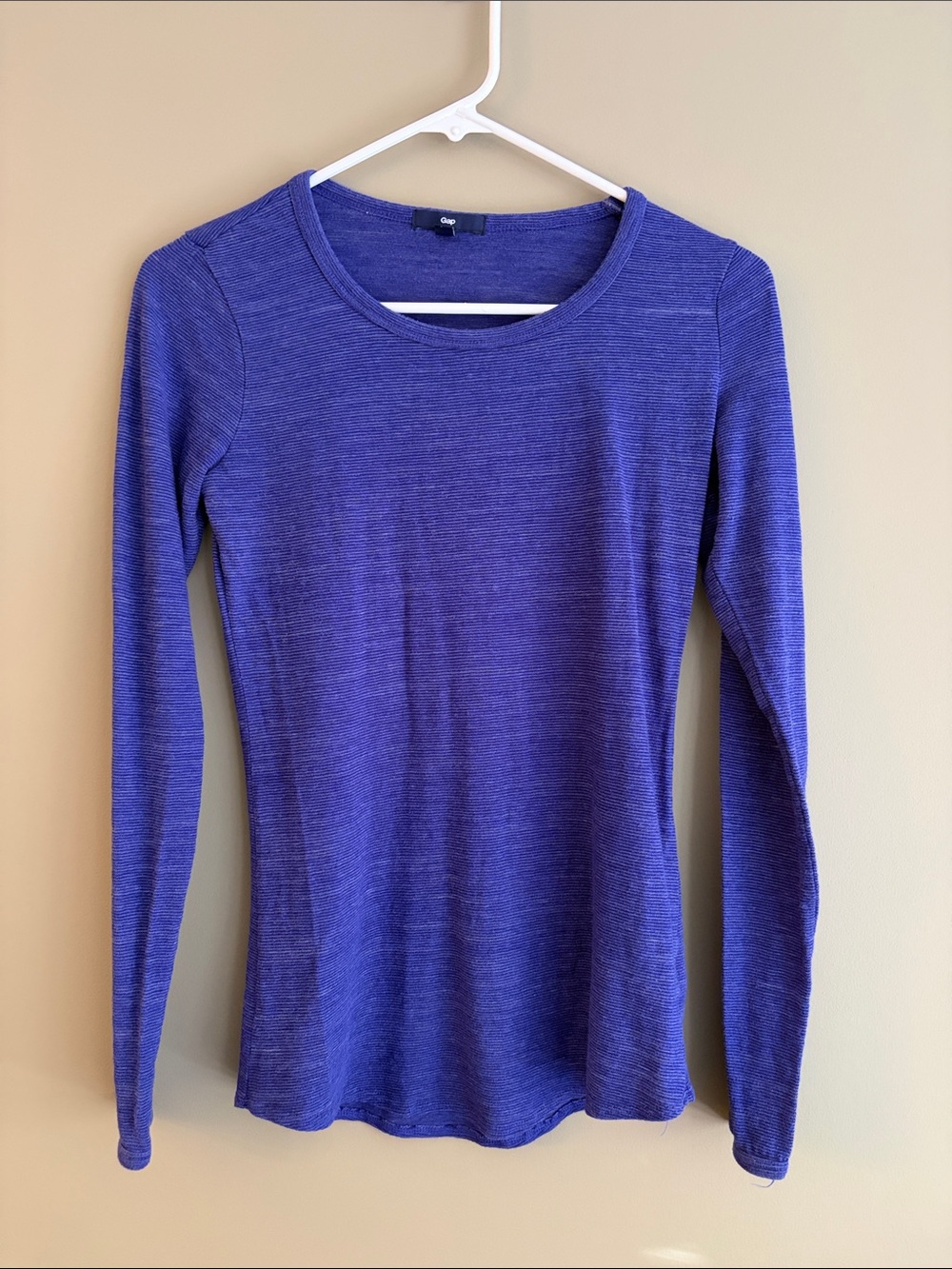 GAP Women’s Long Sleeve Crewneck Top - Blue size XS